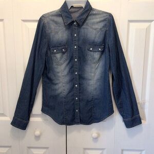 Love In Womens Western Lightweight Snap Button Up Denim Shirt Size Medium